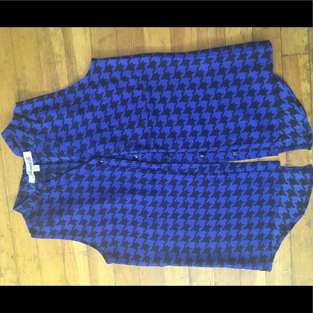 Black & Blue Sleeveless Top